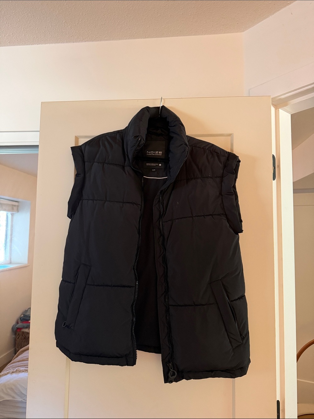 Noize women’s Black Puffer Vest